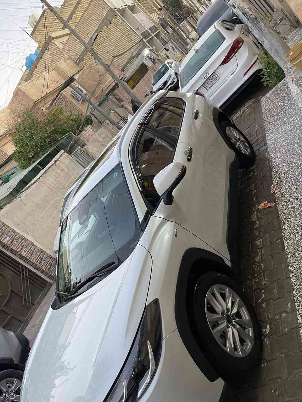 سلام عليكم 
موديل 2024 
مكفول 
ماشيه 16 الف جديده 
سعره 17.000$ الف دولار  
هذا ***********
