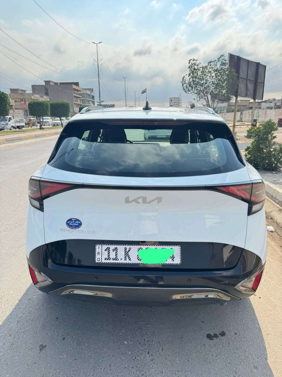 السلام عليكم
كيا سبورتج ٢٠٢٥ بغداد بلاك ادشن
ماشيه ١٦ الف ضمان الدوليه
مكفوله كفاله عامه من الضربه والصبغ والتبديل والبارد 
السياره اخت الزيرو

مواصفات البلاك ادشن معروفه فول ١/١ ماعدا البنورما
بمصه ابواب
دخول ذكي
كراسي جلد زيتوني
كراسي كهرباء
كراسي تدفىه
ستيرن تدفىه
سايد بريك كهرباء
صندوق كهرباء
تشغيل عن بعد
شاحن واير ليس
مانع انزلاق
اوتو هولد
انضمه قياده
فول تحكمات
عرض كامره
حساس امامي خلفي
ويل ١٩ بلاك
باقي المواصفات معروفه

السعر(٢٣٢$) 

مكان السياره بغداد

للاستفسار ***********
