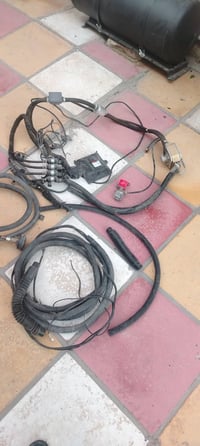 كامله ٤سلندر٦٠لتر للبيع كامله..مكاني حله..جيب وشد اي نقص مابيه.. السعر...