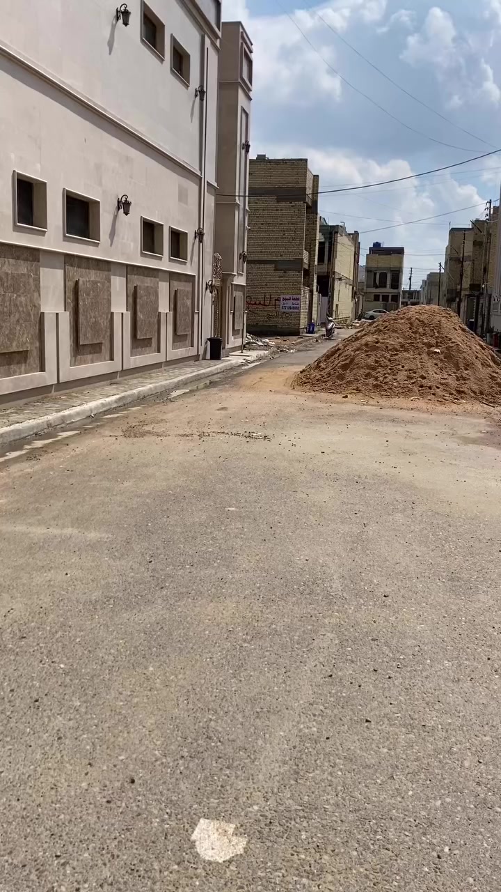 سلام عليكم قطعه ارض للبيع مساحه 50م بالاستثمار موقع مميز 
للاستفسار 
***********
