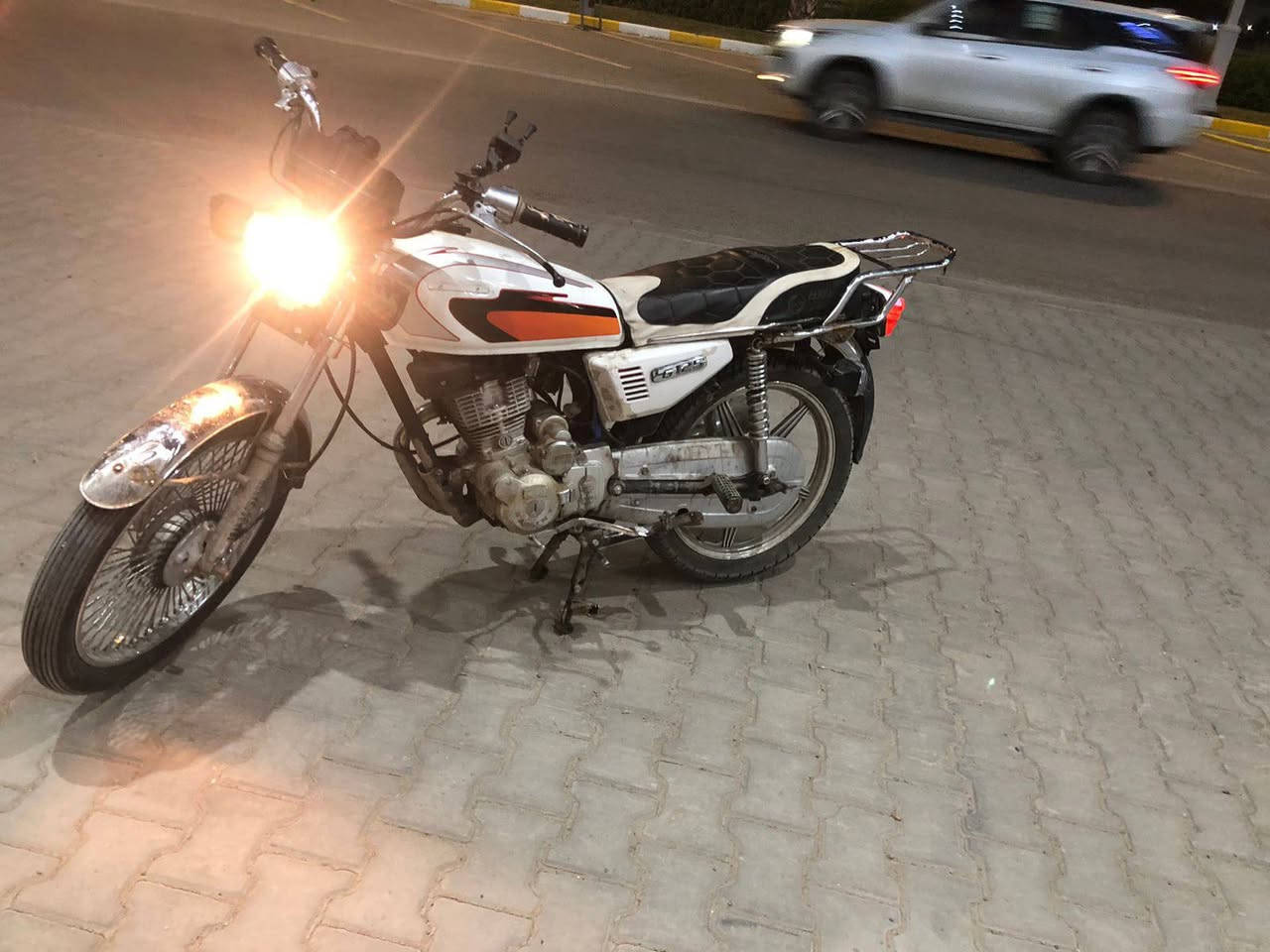 ايراني 5 كير
حجم المكينه 200c
للتواصل *********** 
متواجد واتساب فقط 
السعر 450 وبي مجال
