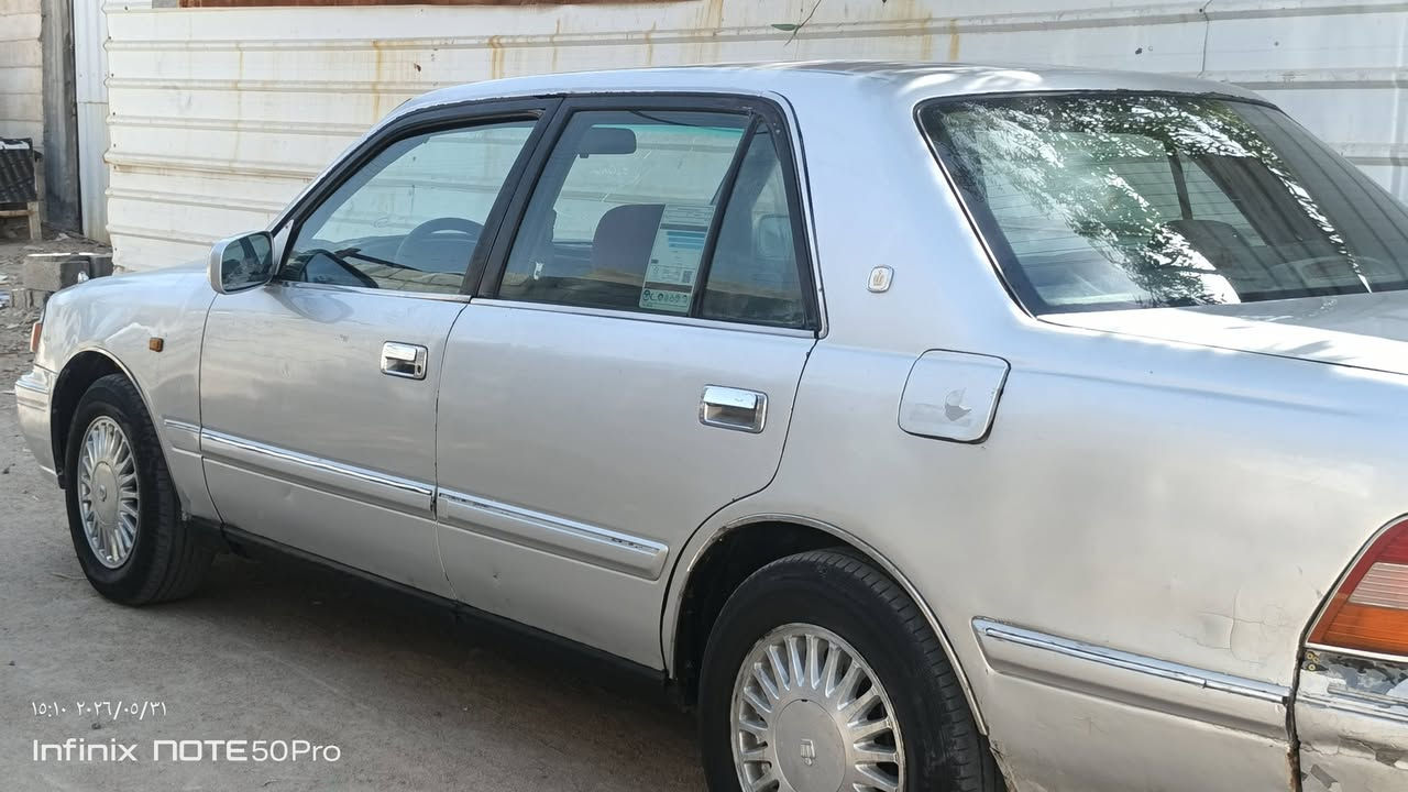السلام عليكم راس الثور تكم مديل 99كفاله من كص ونقل جثه فقط المدكر الخلفي بدل بل يابان مكينه وكير ففيتي بل جيس تبريد ثلج شرط حداديه امامي وخلفي تخم تاير سنتر الك كهربائيات كله شغاله سياره حلوه وناعمه رقم بصره تحويل ثاني يوم (السعر 65وبيه مجال الشراي فقط) العنوان البصره 
رقم ***********
