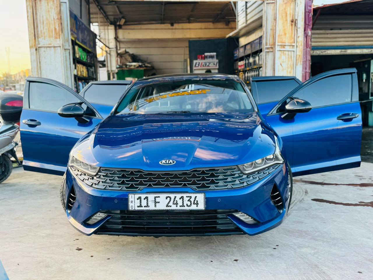 سلام عليكم كيا K5
لبيع خليجيه مكفوله سياره فول  مواصفات مكينه ٢٠٠٠ مديل 2021 وكاله منصور  سياره. سعر ١٨٥ 
رقم *********** مكان سياره بغداد
