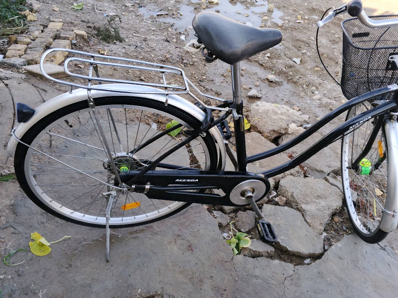 بايسكل بناتي للبيع حجم 26 بايسكل نضيف مكاني الكوت الخاجيه
