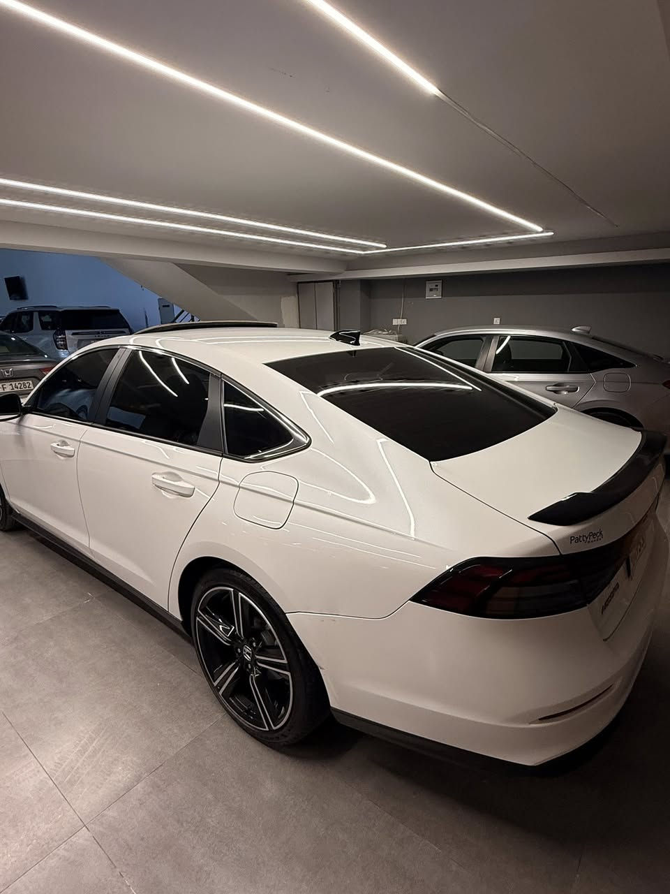 2024 HONDA ACCORD HYBRID SPORT #1HGCY2F51RA084570 رقم الشاصي 
السيارة ٢ قطعة صبغ 
ماشية ٢٦ الف ميل 
***********
السعر / 21.000$
