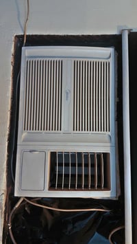 مكيف ميديا عندي قطعتين 2طن تدفئة تبريد نظافتها فول فقط تحتاج غسيل مشتغ...