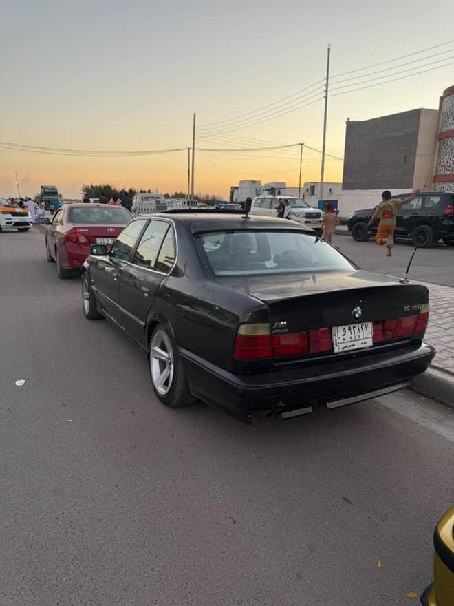 سلام عليكم BAM حجم 535 محرك مفتوح سياره كامله سستم صوت دمامات فتحه كمرات ورا وكدام شاشات 2 لايت زنون مصبوقه جماليه مكفوله من دكت ال جاكوج. تحويل ثاني يوم كهربايات شغاله تبريد شغال بس نكسر راديتر مالت تبريد سعر 45  غير ال ذكرته اني كفاله سياره رياضي شرط محرك تشغيلته عل فلس وتحدا بيم مفتوح بيه هيج نعومه صدر جديد البارحه شاده ورا وكدام. سياره ربع ما تصرف عليه. وليجي ما رجعه الن متوازي يشهد ربي عليه مضنوك حيل  ***********//  *********** يرباكات بلاديه شرط
