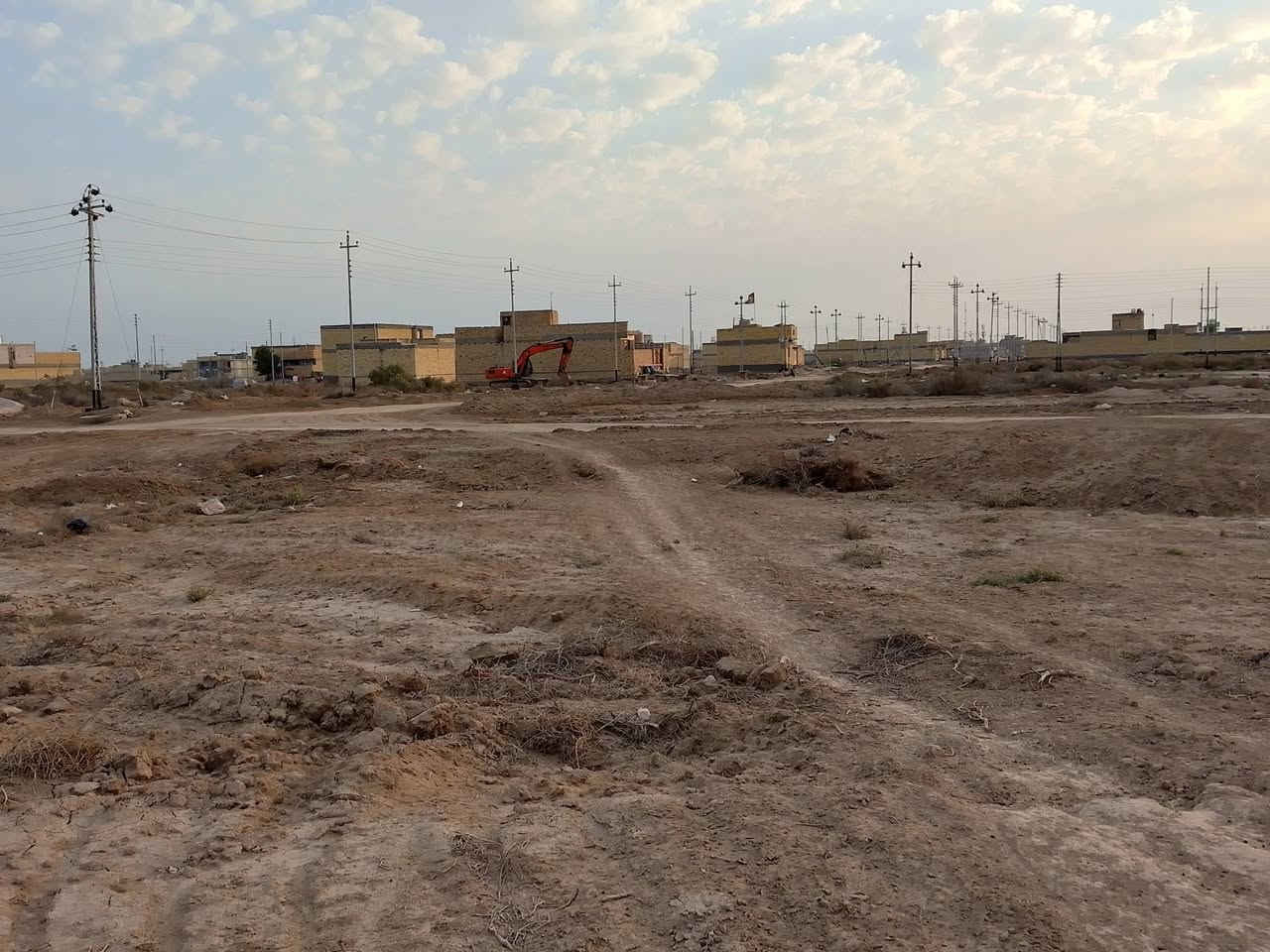 قطع زراعيه للبيع طريق ال عواد حي فدك خلف ابو رعد ابو السيراميك مقابيل حي الجامعه شارعهن الرئيسي عرض  20 متر  يفصل الطابو عن الزراعي  كافه الخدمات متوفره ماء كهرباء مدارس شوارع واسعه  مشمولات بالطابو اسعار مناسبه  *********** واتساب
