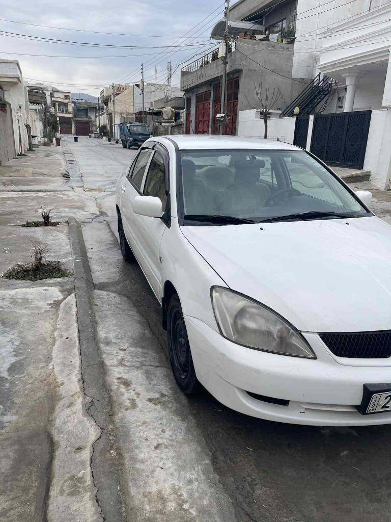 Lancer
2011
مەکینە گەورە، بیلاد
سێ پارچەی دواوەی سبووخە ،
پێشی کەپسە،
 سەقفی کاڵبوونەوەی نیە، تەرزەی نیە
سەنەوی نوێ یە
ناوزەردە
جام کارەباییە
ناوفۆرمیکا
شاشە ئایپاد
تایەی نوێ یە
بۆزانیاری زیاتر ، تێل بکە
*********** شربازهير, السليمانية
