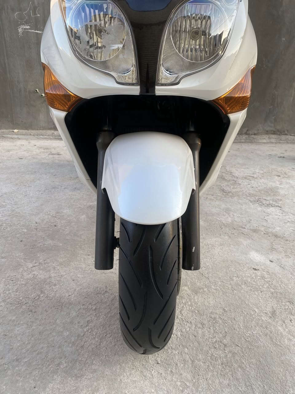 البيع بل نقد والتقصيط المريح على ماستر الرافدين يا اللة دراجة سلفر ونج جيتي لون ابيض صدفي النضافة 100/100 المسافة المقطوعة 22الف حقيقي فوول موصفات نضام ABSمانع انزلاق تدفئة بل يدات لمس نضام جي بي اس اوفر مود سويجات عدد/2سكيورتي كتلوكات الشركة مع عدة الشركة قطعة بل كارتون مكاني الغزالية الشراي يتصل رجاء *********** اخوكم علي سالم
