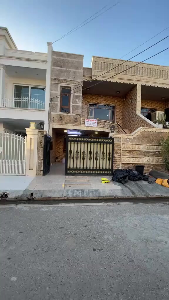 بيت للايجار منطقة فرمان بران
قاطع أمر لواء 
مساحه 125م طابقين دستور سليماني 
يتكون مطبخ صاله غرفه نوم حمامات 
طابق ثاني غرفتين نوم حمامات 
كاونتر مع البيت 
السعر 400الف
الاتصال ع رقم ***********
