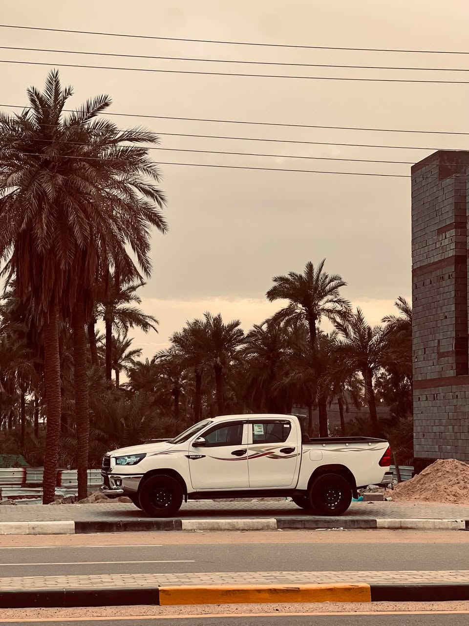 بيكم فور ويل 2025
ماشية 11الف
السعر 375 وبيه مجال قليل
  فقط شخط بالباب الورا مال البدي  سيارة كفالة عامه لا مشتغلة بشركة ولا متعوبه باقيه بالبيت 

تغليف ارضية 
دوشمة كشنات GR
كفرات يدة
سيارة كاملة ومجمبزة
بصره شط العرب 
رقم اربيلً
***********
***********
