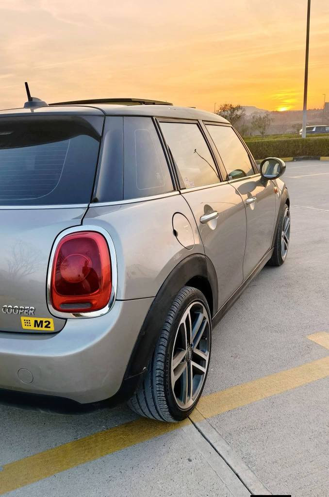 (***********) 
فروشتن ميني كوپر موديل 2016 
گيرو مةكينه بةشةرت مةكينه 3پستون توربو.گير توماتيك.سپورت عادي.فول.مواصفات.S.پانوراما.تحديد سرعه.جام ئةوتو.ئاوينه ئةوتو.بةسمه.ئةوتو.ستوپ.دژه خليسك.ڤولوم.سنوقو.دةرگا.بةسمه تراكشن كونترول.ليد 7رةنگ.ABS.كوشن جلد.بلاجكتور.ئوتو.پلوتوز.
ئوكس.فلاش.4 تايةو.ويل لوك.بنزين.زور كةم.ئةخوات.رونو فلتةر.ديسك.پاتري.تازه.فوله.148.هةزار روشتوه سةنةوي رقم تازه بةشةرتي تحولو غةرامه. تنها.بونيدي.بوياخه.بي ناو كرتن بي دعمو لي دراوه. نرخي(94) گةلامة.عامةله.گورينةوش ئةكم. لة. سةردل گرتن. له.سليمانيم.تكايه مشتري نيت تلفون مةكه. ادمين🌹 السليمانية, العراق
