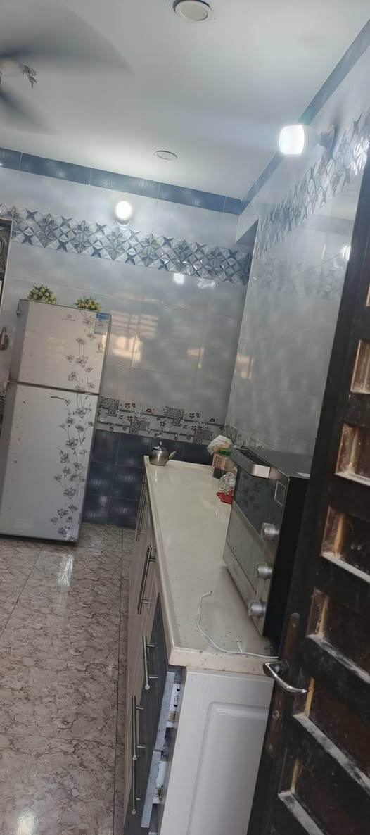 دار للبيع مساحه 157متر واجهه سبعه ونص اربعه نوم صاله وحولي وحمام عدد ثنين ومنور عدد ثنين وكراج يتسع لسياره وحديقه البعيثه السلطان الاول للاتصال ***********
