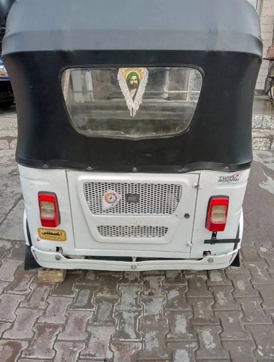 السلام عليكم 
تكتك 2021 شهر 8 
رقم بغداد بعدني ما شاده 
جاهزه عل اخر حبايه 
رقم بغداد باسمي تحويل ثاني يوم 
سعر 6500 وبيه مجال قليل 
مكان بغداد شعب 
الاستفسار ‏‪‪0781 291 4852‬‬‏
