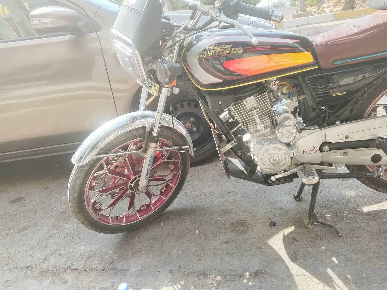 سلام عليكم دراجه نامي برو 25 مابيه عيب 
محرك حجم 200cc 
مكاني كركوك شوراو ***********
سعر 680 مجال بسيط للطيبين
