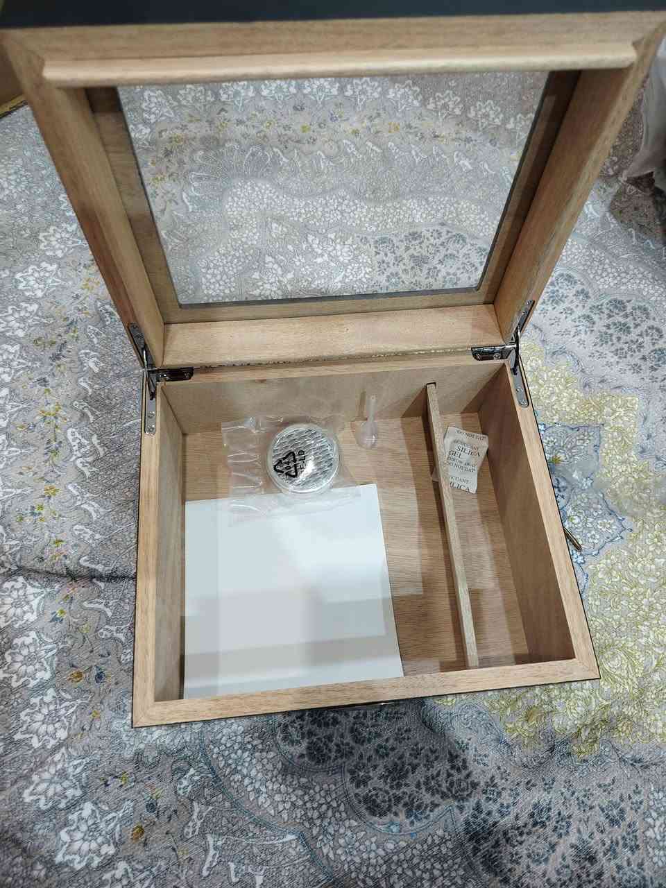 السلام عليكم ورحمة الله وبركاته
بوكس خشبي وبيها مقياس رطوبة السعر ١٥ الخشب طبيعي


**إذا كنت صاحب هذا الإعلان وتريد حذفه لأي سبب، رجاءا أرسل رسالة إلى الدعم الفني**