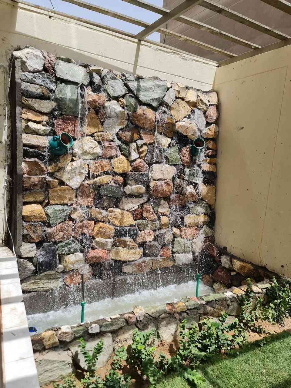 للبيع بيت 200متر ركن حي التجارالمسائله والعداله الواجه 10موالنزال20مع تشجير خلف البيت 50مشارع 12متريحتوي على طرمه وحمام خارجي مع ترك جانبي على طول البيت الطابق الارضي استقبال ومطبخ وهول داخلي وغرفة نوم مع الخدمات الطابق الاول غرفة نوم عدد 3مع الخدمات واحده سويت الطابق الثاني غرفة نوم عدد 2مع الخدمات وسطح عدد 2البيت فول درجه اولى الارضيات مرمر درجه اولى الواجه مرمر درجه اولى 

لمزيد من المعلومات الاتصال ***********مكتب عقارات القناة
