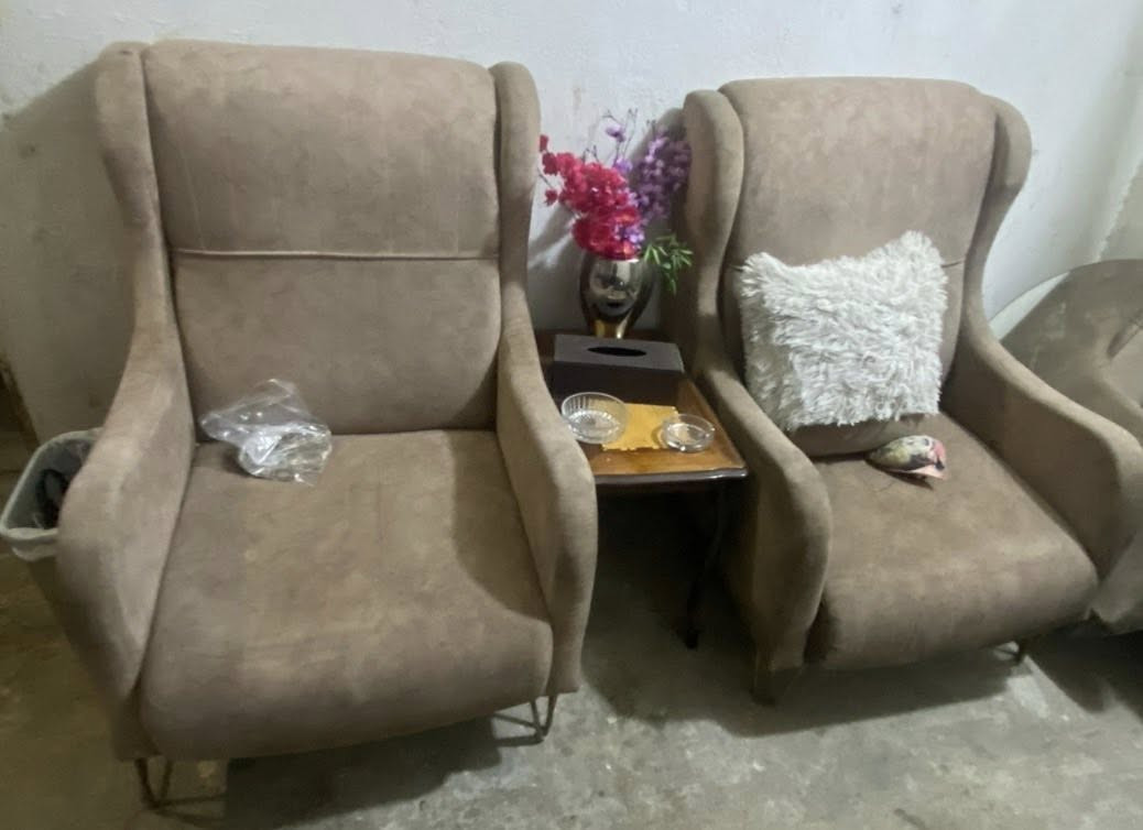 قفنات للبيع مع ميز تلفزيون سعر قنفات 100 وبيها مجال وميز تلفزيون سعره 25 الف


**إذا كنت صاحب هذا الإعلان وتريد حذفه لأي سبب، رجاءا أرسل رسالة إلى الدعم الفني**