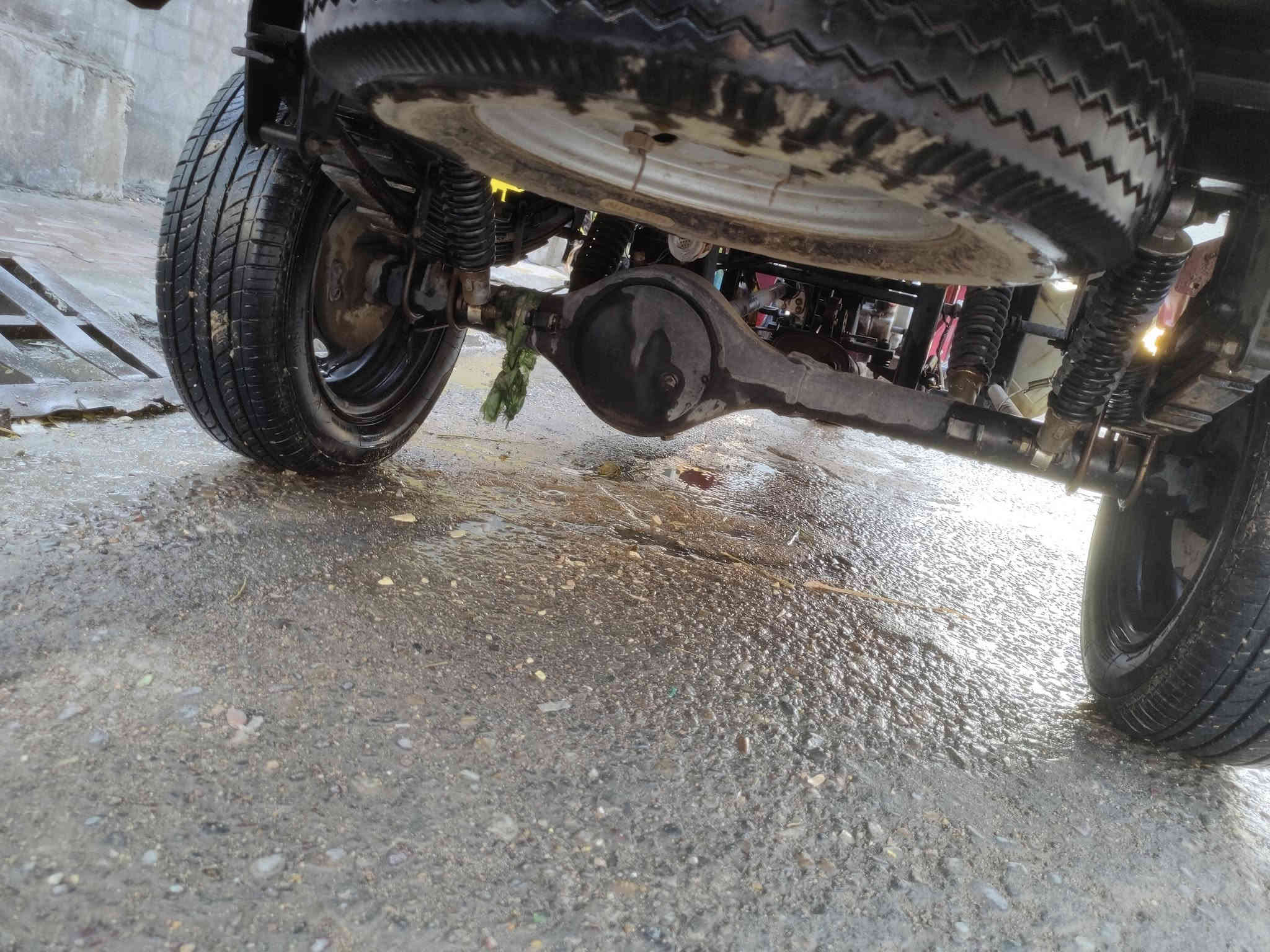 ستوتة دايوان موديل 20
أوراق كاملة 

اي نقص مابيها محرك مكفول صوتهة ما ينسمع
مكاني بغداد 

ويالة سايبة تايرات جدد+سبير و جك 

كاملة مكملة كبل تطلع للشغل 

كهربائيات كلهة كاملة عالي ناصي اشاير دبل إشارة 

و هذا رقمي:-***********
