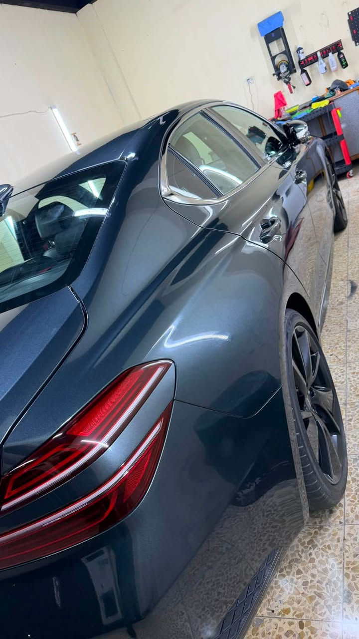 جينيسيس G70 موديل 2023
فئة بريستيج أعلى مواصفات

المحرك: V6 سعة 3.3 توين تيربو
الدفع: خلفي
الممشى: 52 ألف كم

حادث فقط جاملغ الامامي بدون دواخل 

المواصفات:

• فتحة سقف بانوراما
• بصمة تشغيل
• تشغيل عن بعد
• كشنات ميموري سيت
• كشنات تدفئة وتبريد
• ستيرن كهربائي مع هيتر
• 5 وضعيات قيادة
Eco - Comfort - Sport - Sport Plus - Custom
• گزوز رياضي بلاد الصوت
• Auto Hold
• شحن وايرلس
• سستم سماعات Lexicon
• داتاشو
• سقف كنتارا شامواه
• كاميرات جانبية تظهر داخل العداد مع الإشارة
• شاشة كبيرة
• عدادات ديجيتال
• رادارات أمامية وخلفية وجانبية
• 6 كاميرات 360 درجة
• حساسات أمامية وخلفية
• نظام تحديد المسار
• دسكات بريمبو
• مرايا شفط مع إشارة وتعتيم
• لايت LED أمامي وخلفي
• دخول ذكي مع إنارة ترحيب
• قيادة ذاتية
• مثبت سرعة مع تحديد مسار
• تحذير فتح الباب عند وجود سيارة قريبة
• قطعتين تبريد
• كشن السائق حضن بوضعية Sport و Sport Plus
• ماسحات أوتو تتحسس المطر
• ترحيب شعار Genesis
• نقطة عمياء
• شفتات ستيرن
• هيتر بالمرايا
السعر :195 وبيه مجال 
للاستفسار: ***********
كربلاء
