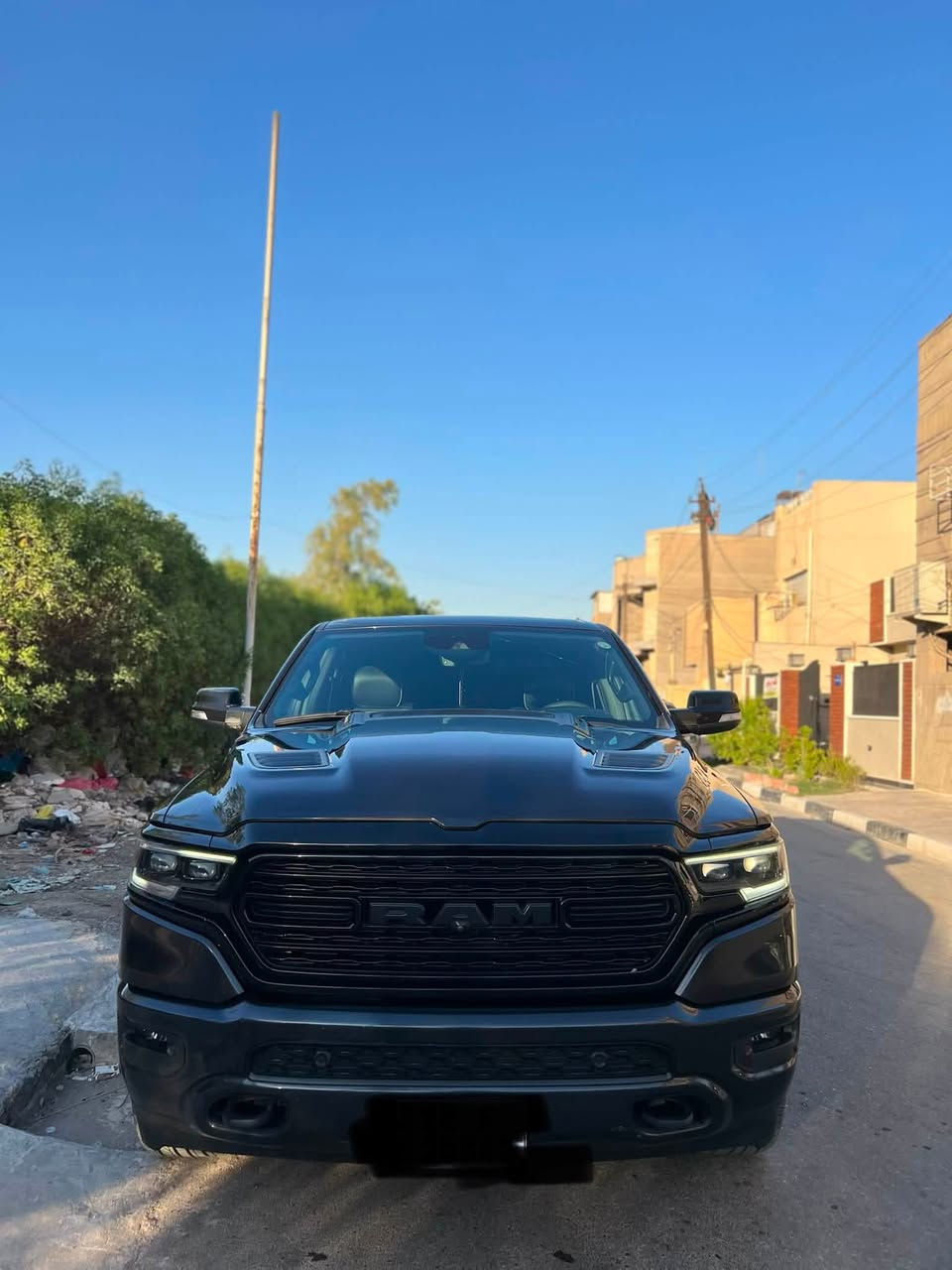 السلام عليكم
للبيع او المراوس حسب القناعه

رام لمتدد فول مواصفات 
موديل 2021 فول خنك وارد امريكي 
ماشيه 68 الف 
داتا شو 
جكات 
رام بوكس 
دوسات كهرباء 
شاشه كبيره 
كشنات تدفئه وتبريد 
بنوراما 
رادارات360 
وبعد بيهه هواي مواصفات 
رقم شمالي بأسمي تحويل مباشر 
مكاني بغداد المنصور للاستفسار اكثر هذا رقمي وبخدمتكم
***********
