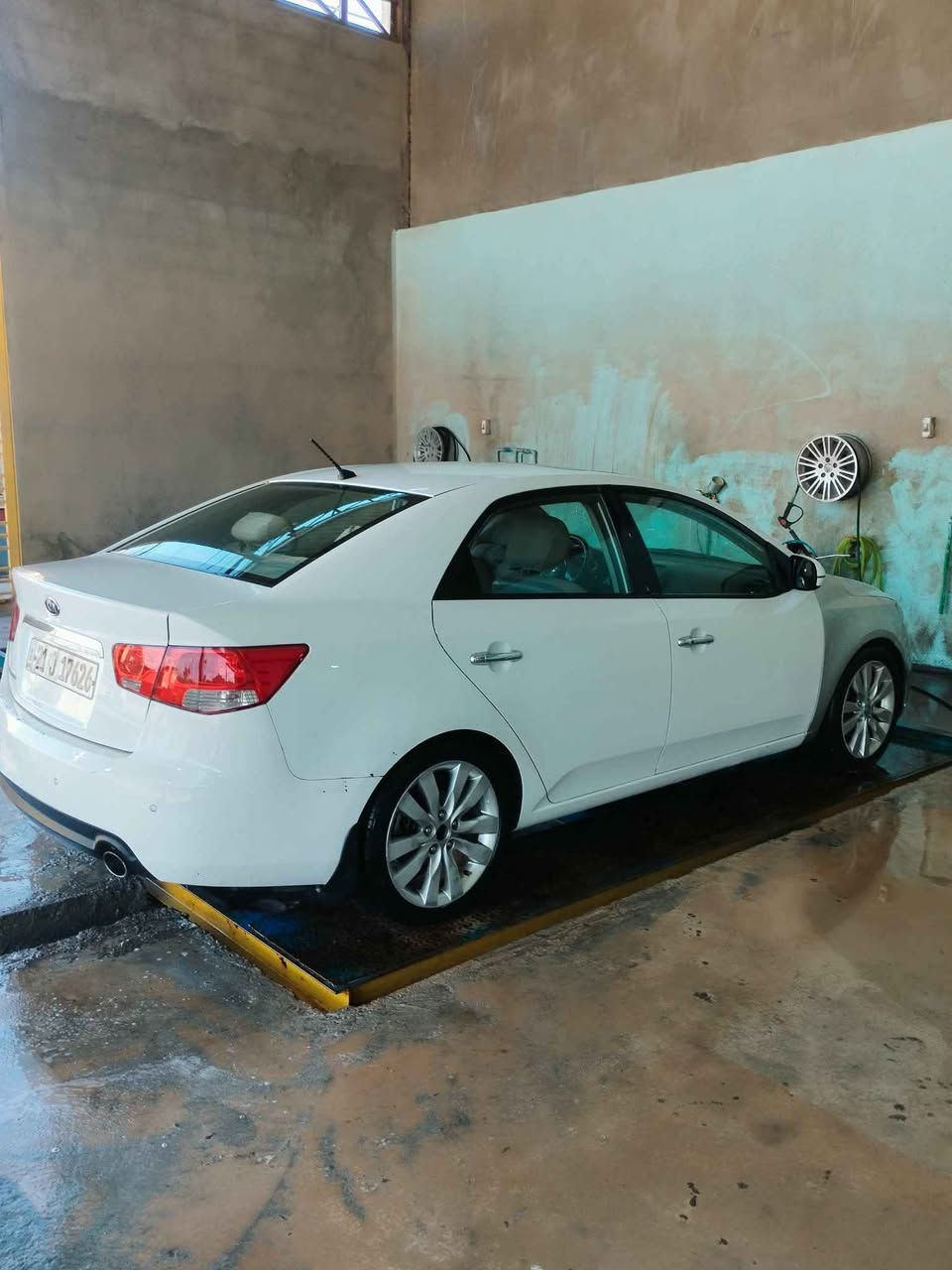 سيارة سيراتو ٢٠١١ اللون ابيض حادثها جاملغ وبنيد مكلف بالنشر غير متواجد على الفيس رقم صاحب السياره  *********** السعر ٩٠  قابل للتفاوض Singapore
