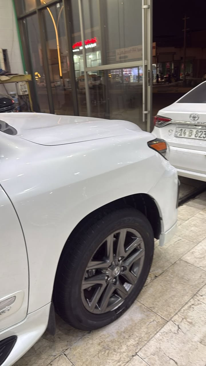 السلام عليكم ورحمة الله وبركاته
اخوان سياره لكزز موديل 2014 
ماشيه 127 
بيه بارد بسيط فقط 
سياره جديده او فول موصفات 
ترهم بيع او مروس 
مكاني بصره معارض البصره 
***********
