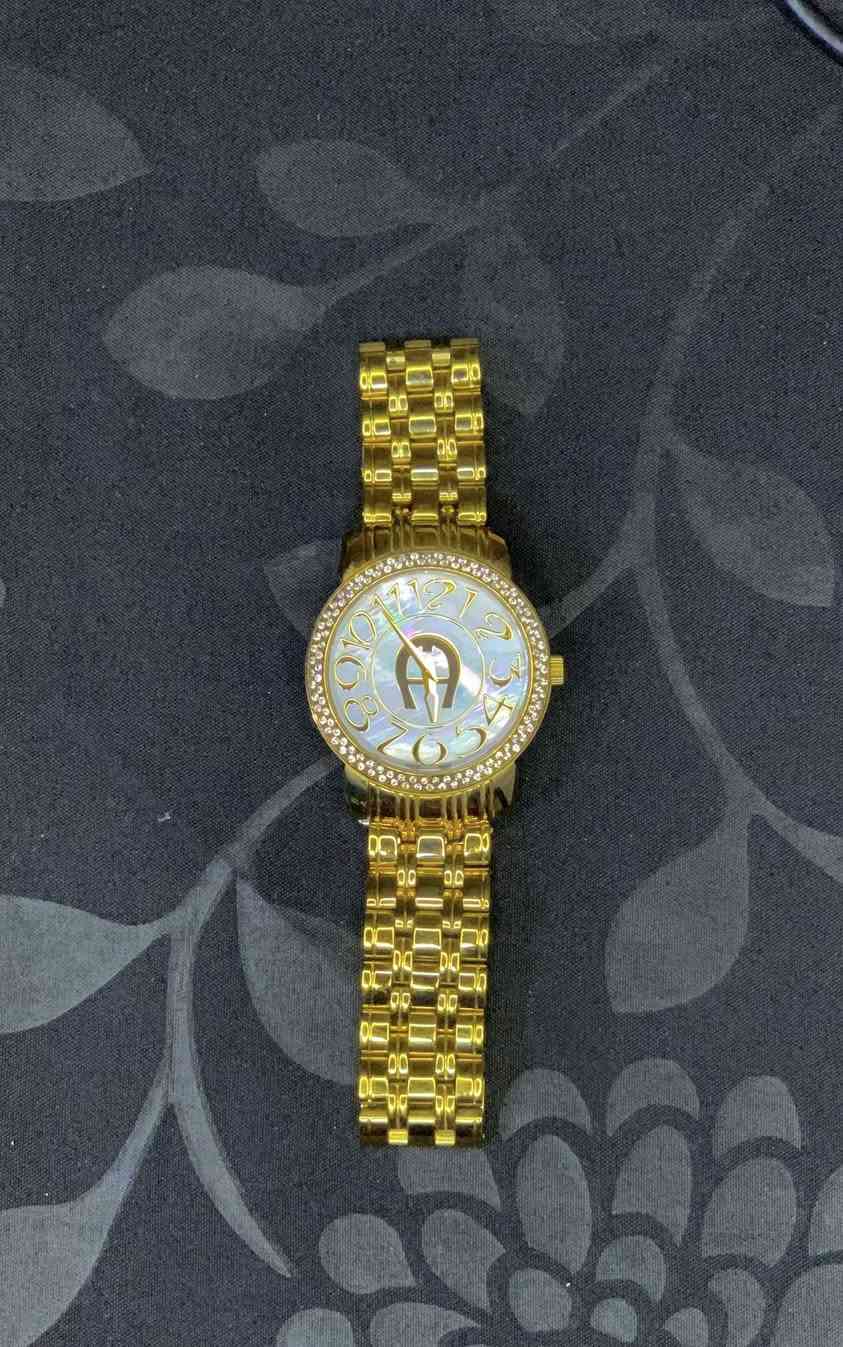 السلام عليكم
ساعات براند
كل وحدة مكتوب المنشأ بالصورة
سويسري وامريكي
Swiss army
Slimstar
Omax quartz 
Citizen
Aigner مطلية ذهب
و ساعة تكويك وكلها شغالة
التواصل خاص او واتس
الرقم فقط واتس 
***********
مكان / حي الجامعة بغداد
يوجد توصيل فقط كرخ
