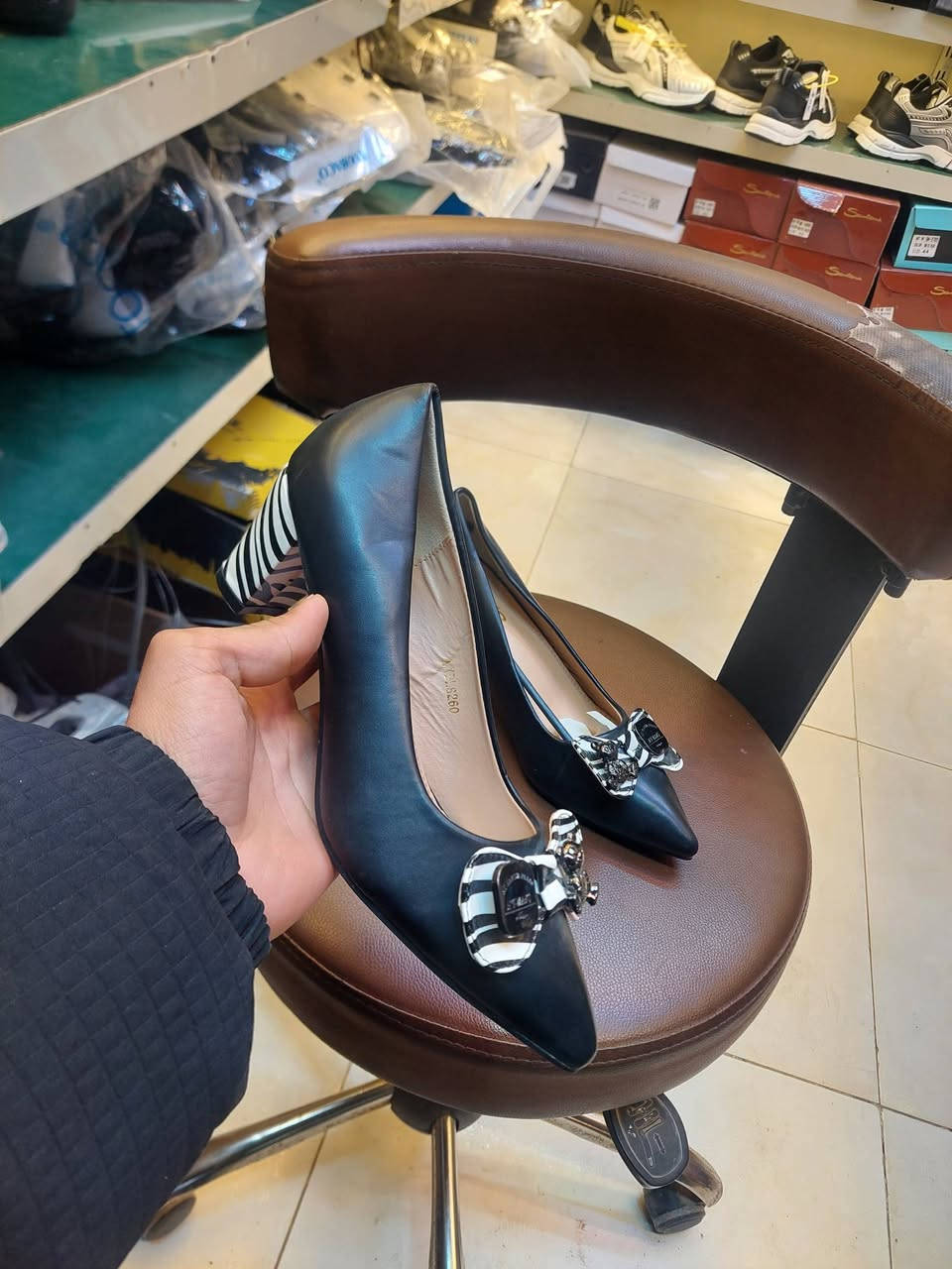 احذيه نسائي كعب  مشكل موديلات تعزيلة محل السعر 5 الف


**إذا كنت صاحب هذا الإعلان وتريد حذفه لأي سبب، رجاءا أرسل رسالة إلى الدعم الفني**