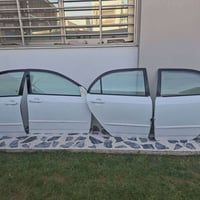 للبيع أبواب كورلا بيكاتشو السعر ٤٠٠ الف  نضيفات بدون صبغ  07713097331