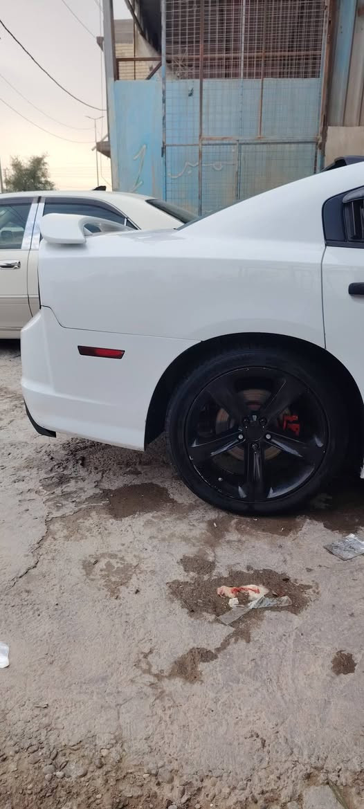 السلام عليكم
جارجر 13ارتي
بيع او مراوس 
إستخدام شخصي ماشية 160ميل
13 أصل بسمي
رقم دولي بغداد 
مواصفات
محرك 5700مذكور بسنوية
رقم دولي
المواصفات 
شفتات ستيرن
تشغيل عن بعد 
شاشة اس ار تي أصل موشد
تخم تاير
لايت زنون
ويل نجمة 20
تتفئة تبريد شغال
بلكات ريسنك
ولف حماوة ريسنك
دبل فان خليجي
كشنات مخمل كشن السائق كهرباء
وارد كندي  حادثهة سرقة جاملغات أمامية صبغ جوة البيبان أثر شخوط مكفولة من الضربة القوية ولكص
 السيارة نضيفة استخدام شخصي لتقيسهة بركضات بلخطوط
مكان السيارة نجف رقمي *********** بغداد, العراق
