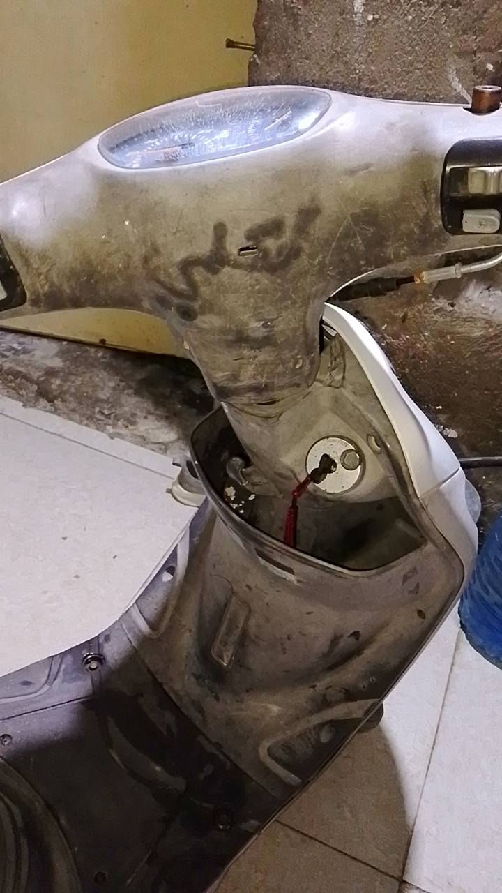 السلام عليكم ورحمه الله وبركاته 
دراجه منغولي للبيع 
الدراجه حلوه ونشطه ومكينه ناعمه الله يشهد 
مبدل سلف وكابريتر عله ايدي مال جناي 
الدراجه كدامك تسوه وحلوه وماتعبك تترحملي تجي وتكلب وتباوع بعينك بهيا كسر بسيط بلايت الامامي 
عارضها ب550 وبيها مجال 
***********
