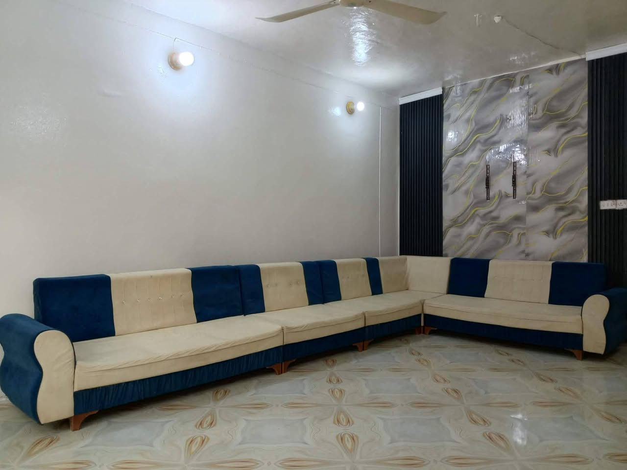 تخم 11 مقعد للبيع
نضيف جداً وما بي أي ضرر 👍
💰 السعر: 225 وبي مجال 
📍 المكان: الديوانية – حي الجمهوري
اللي يريد يشوفه أو يستفسر يراسل خاص 📩


**إذا كنت صاحب هذا الإعلان وتريد حذفه لأي سبب، رجاءا أرسل رسالة إلى الدعم الفني**