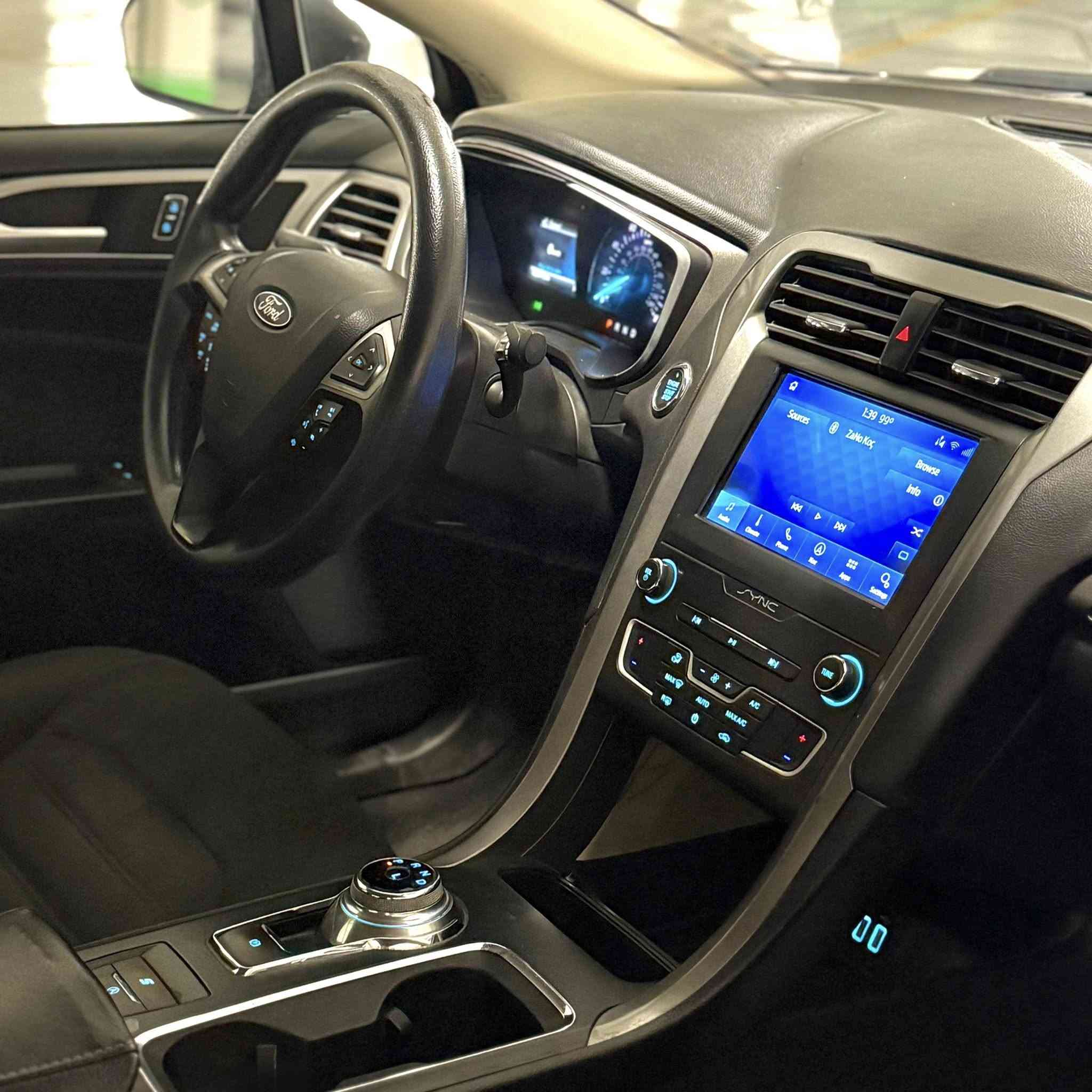 فورد فيوجن موديل 2020 مواصفات +SE محرك ١.٥ تيربو
فتحة سلايت ، شاشة كبيرة ، ٣ شاشة 
رادار امامي و خلفيةو مراية و حساسات ، كاميرا

سيارة حادثها بابين و نص جاملغ خلفي بدون ارباك بجم كبس
و بيها مكانين بارد صغير ، سنوي جديد رقم جديد سيارة بسمي

3FA6P0HD3LR140471

السعر // 117$ ورقه و ب مجال 
مكاني // اربيل


**إذا كنت صاحب هذا الإعلان وتريد حذفه لأي سبب، رجاءا أرسل رسالة إلى الدعم الفني**