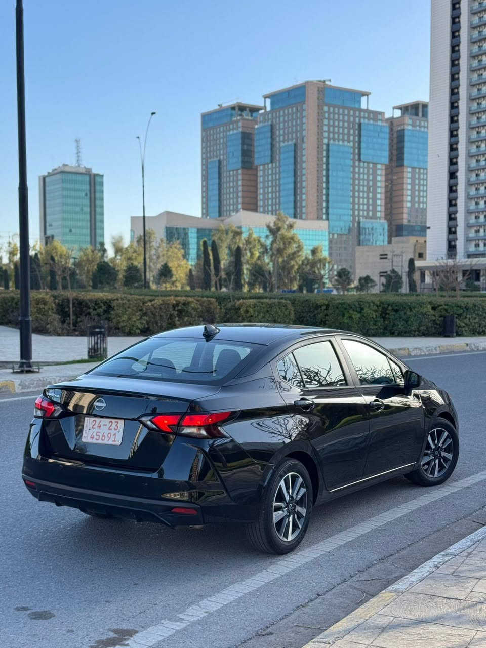 nissan versa sv ***********
موديل 2025 
مواصفات SV plas 
( به سمه ، شاشه الكترونى ، شه حنى موبايل ، ٥ رادار ، خه تى جاده ، لايت زيؤن بيلادى ، ويل كرؤم) ته نها دوو پارچه ى هه ي گير مه كينه رادار به ردى گزؤز به شه رت. ٣ مانگ كاتى له گه له ٢٠ هه زار رؤشتييه.*********** أربيل, العراق
