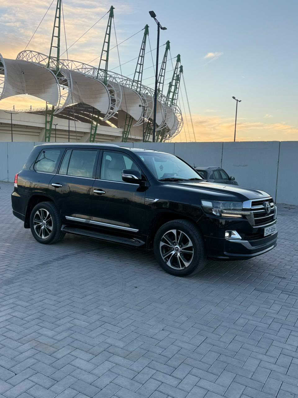 تويوتا لاندكروز GXR موديل 2020 ساز باب اول كراند تورنك نظيفة جداً رقم بغداد الجديد بأسمي لون اسود مغلفه ppf كامل مكفولة كفالة عامة 

🟩 السعر  _ 560 بيع مستعجل جوة سوق 

عداد المسافة : 120 الف كيلو حقيقي السياره بوضع الزيرو 
فول مواصفات 1/1 
لون اسود مغلفه ppf كامل

1- فتحة 
2- بصمة 
3- كراسي كهرباء 
4- كشنات جلد
5 -  3 شاشات كبيرة بلاد ام الترحيب
6- حساس خلفي وامامي 
7- جنطة كهرباء ( جكات )
8 - تحكم ستيرن جهتين
9 - مري شفط 
 10 - تشغيل عن بعد 
11 - اشاير ترحيب
12 - كشنين كهرباء 3 دكم 
13 - حساسات امامي وخلفي 
14 - شاحن لاسلكي( واير ليس ) 
15 -  8 ايرباك 
16 - دبل ماوس 
17 - اربع كامرات محيطيه 360 درجة 
18 - طفاية 
19 - ثلاجة 
20 - لايت زنون كشافات
21 - كروز سرعة 
22 - تحكم كهربائي بلمري 
23 - ويل كب كروم حجم 20
24 -حجم المحرك: 8 سلندر 
25-ميموري
26 - بصمات عدد 2
27 - نظام EST 2nd
28 - نظام ABS
29 - زراكات لايت
30 - شاشة ليزيرية
31- دشبول لگزز
32- اشارة لگزز
33- مري قابله للطي مع الرجوع
34-دوسات ليزريه علامة لاندكروز 
معروفه مواصفات الساز  
مكان السياره: البصرة 
السعر 560 ورقة 
للأستفسار
***********
