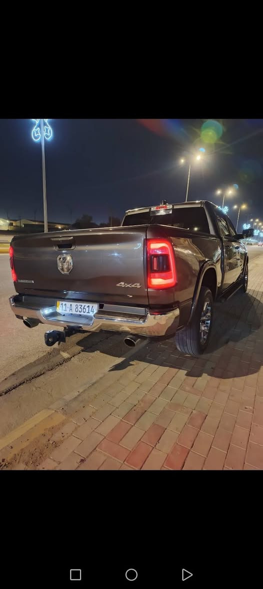يا اللّه السلام عليكم 
 دوج رام لارامي  
‏ 2022وارد امريكي
للبيع او المراوس حسب القناعة
محرك v8  5.700 
. بصمه
.مري قلاب ونقاط عمياء
.كشنات جلد
حساسات 360 خلفي امامي 
رادارات 360 
تشغيل عن بعد 
لايتات لد +زنون بكلايت لد ورادا
كشن السايق ميموري
قطعتين تبريد
هاند بريك بصمه
اوتو ستوب
اوتو هولد
مري شفط
فور ويل 4x4 دبل اكسل
فول تحكم ستيرن
شحن وايرليس
ملاحظه صور الحادث مرفقه بالمنشور
نظام ترحيب عند الاقتراب
السعر 290 بيها مجال
للأستفسار ***********
متوفر واتس اب ماسنجر
