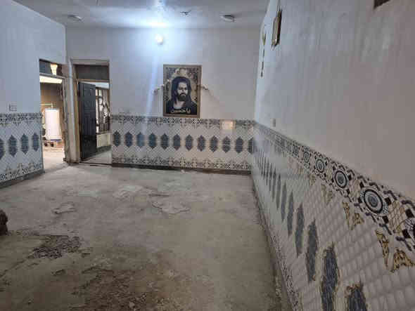 البيت متكون من غرفه + صاله + استقبال +مطبخ
مساحة البيت 150

طابو صرف تحويل مباشر

مكانه منطقه طليحه 

السعر 45 وبيه مجال
***********
