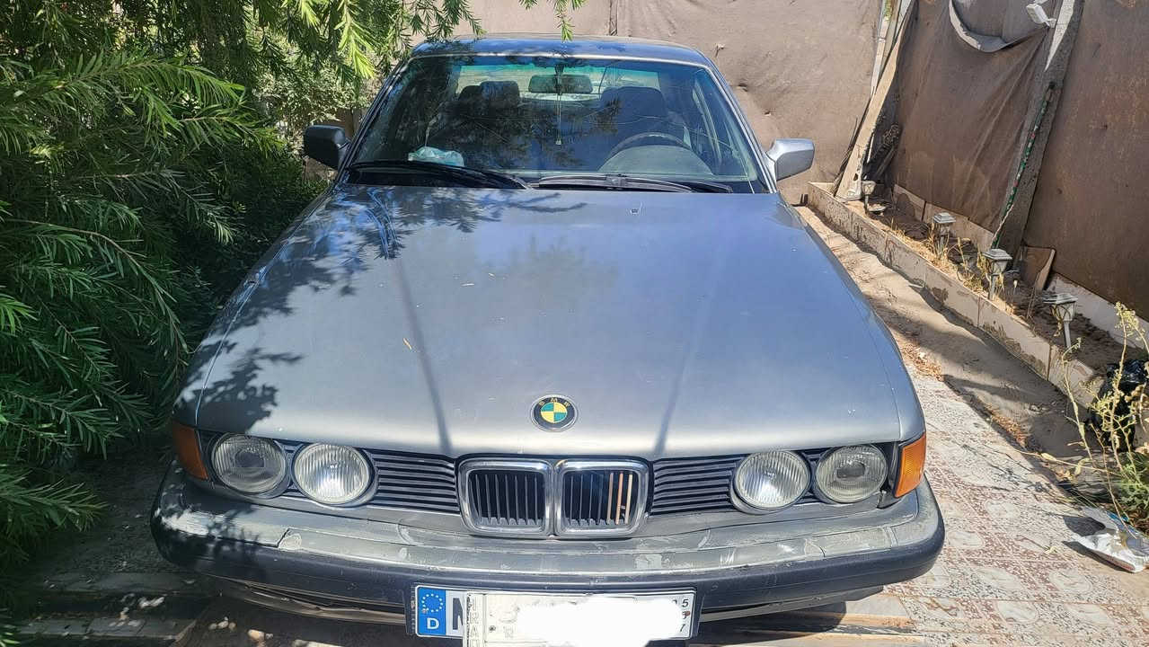 بي ام موديل 90 الطويله 730 محرك 35 جديد كير نضيف تخم تاير جديد صبغ عام للجماليه فقط رقم بغداد مشروع وطني مداور ثاني يوم حداديه اماميه خلفيه توني مسويه السعر 35 مكاني ذي قار الشطره 
***********
