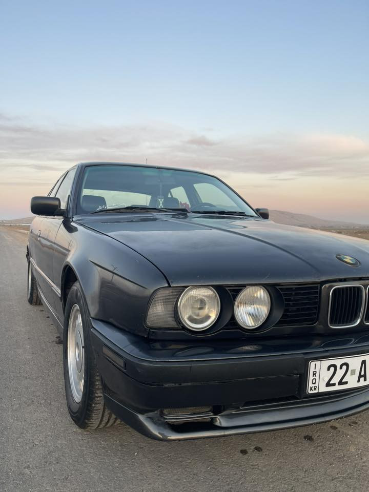 السلام عليكم BMW للبيع او مراوس حسب القناعه
525 اصل فصل 
مكينه كبس
موديل 1992
السيارة فول مواصفات 
كير توماتيك 
تبريد تدفئه
سلايت (تنته)
كشن جلد 
رقم اربيل 
هزه جديده 
سنويه 30
السعر 58 بيها مجال

***********
