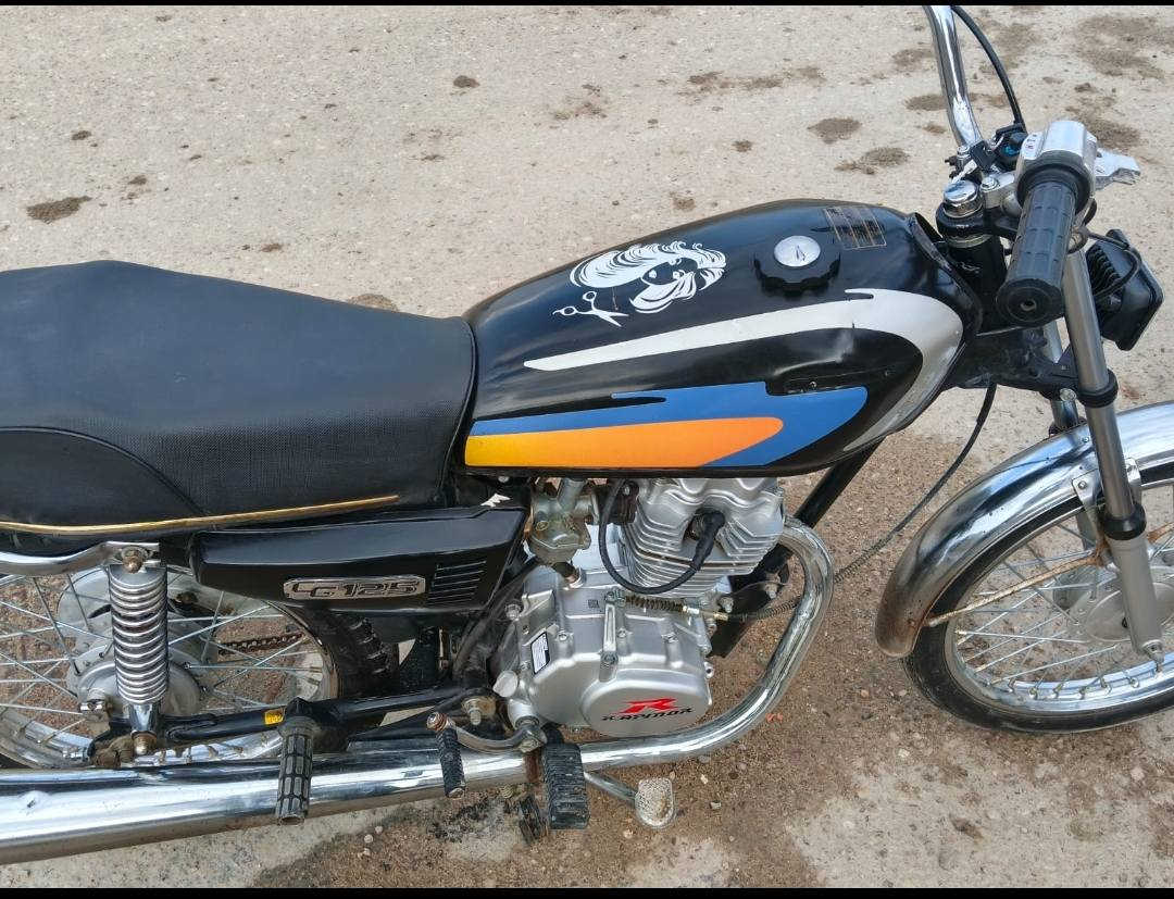 سلام عليكم 
رابيدو للبيع توه معمره 
نضافته 95 تاخذه ماذب عليه شي
اوراقها تاخذهن وياك 
دراجه خير من الله 
مدينه هوير السعر 850
وبيه مجال قليل حك الجيه
واتساب فقط ***********
