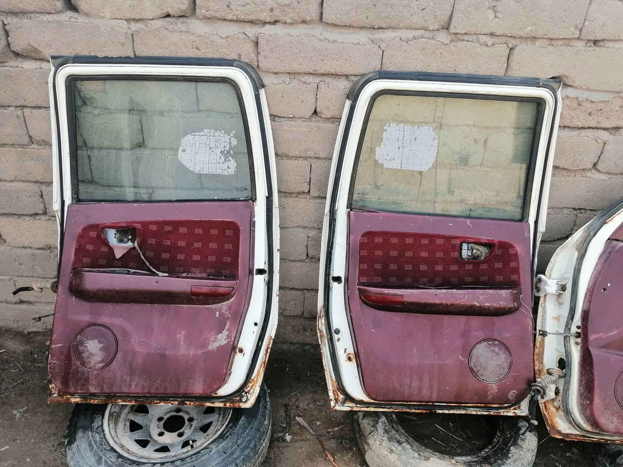 سلام عليكم غراض سياره شيري 2013/بيبان اربعه كاملات ب250 /بنيد ب60/راديتل +فانات ب65 /حصان ب30/شوته ب20 /سبايدر ب40/الايتات  ب30 / عقل +ضفيرت نوزلات ب125 /تقليفه  ب70 المكان ذي قار رقم ***********
