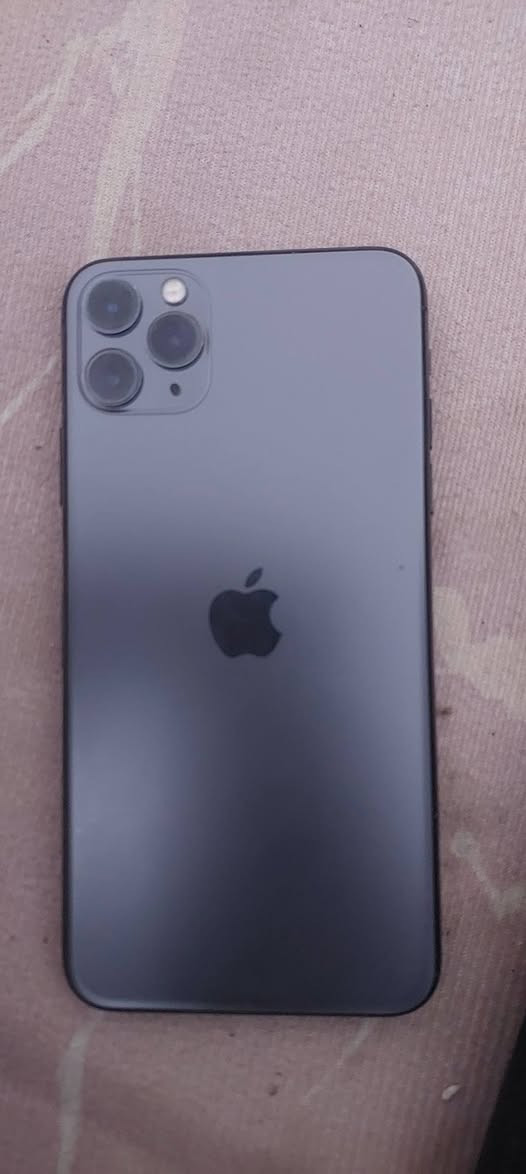 السلام عليكم ايفون 11 برو ماكس
الجهاز كلشي ما مبدل بي بس بورد ضارب 
الجهاز كله نضيف بطارية بلادي ٨٠ % 
قيم بالي يرضي الله


**إذا كنت صاحب هذا الإعلان وتريد حذفه لأي سبب، رجاءا أرسل رسالة إلى الدعم الفني**