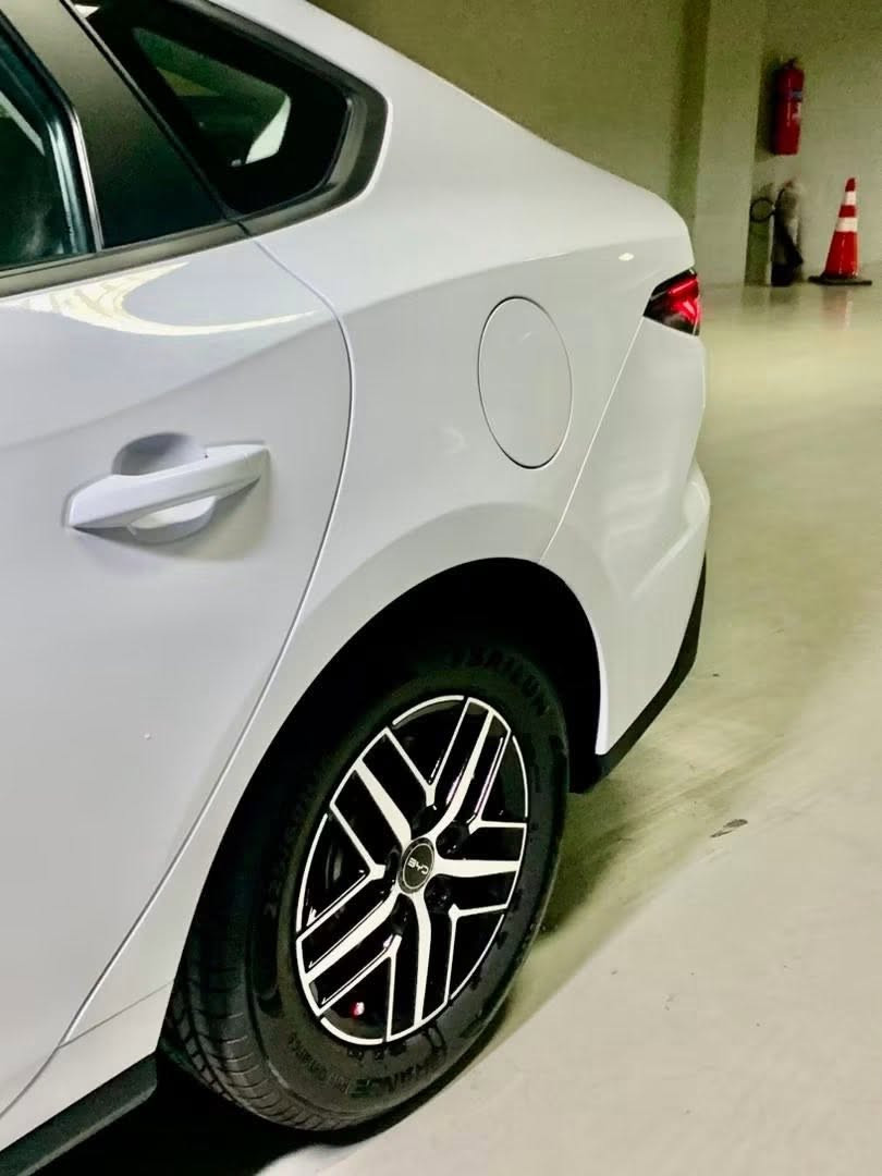 السلام عليكم
BYD سيل 5 للبيع فقط اعتذر عن المراوس والاقساط 
مكفولة كفالة عامة بدون لا شخط ولا شي فقط رصعة جدا بسيطة ما مبينة صايرة بالباب الخلف السكن 
ماشية 11 الف 
اللون ابيض 
ويل كب كروم 
الشحن 55 كم 
التفويلة 2000 كم 
كشنات مغلفة مع تغليف الجلد الابيض الداخلي .
كافة ملحقاتها موجودة (شاحن + منفاخ + + فوم وعدة بنجر + مثلث طوارئ وسترة + ماسحات + طفاية + حبل )  
السعر 19 مليون و200 الف 
هـ ***********
العنوان كربلاء 
علماً سبب البيع اريد اخذ BYD سونك L 
ابو المغدسة وابو السبحة وجيس الحب اعبر المنشور الحجي مو يمكم
