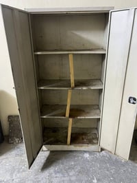 دولاب حديد • 4 رفوف • الدورة شارع 60