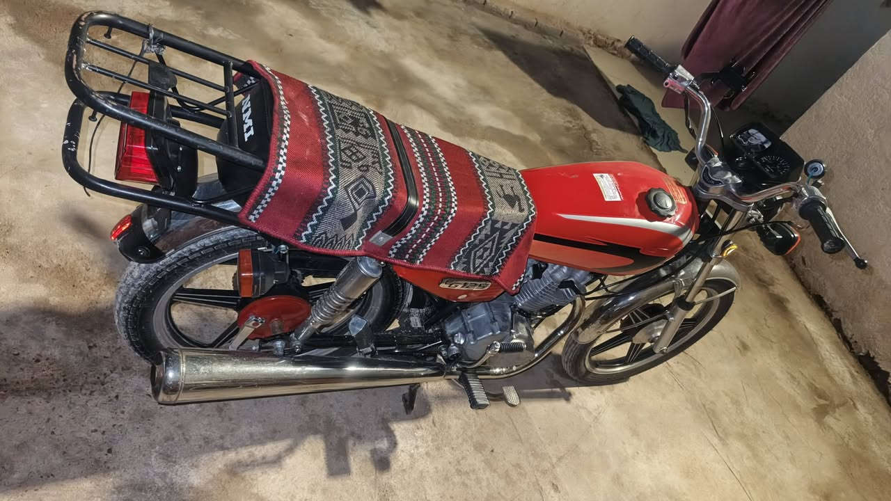 دراجه للبيع نضيفه كلش مكينه خير من الله 
اوراق كامله لسعر خاص
*********** وتساب
