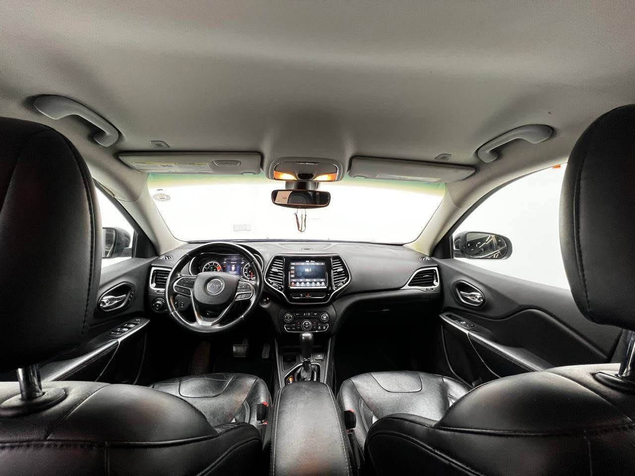 Jeep Cherokee 2019
جيب شيروكي ٢٠١٩
السيارة مواصفات limited فول بدون فتحة
مكينة v4(2.4)
51,000ميل ماشية
ثلاث قطع صبغ بدون دواخل 
و ایرباکات مرجع سستم شرکة 
ب سعر 117$ ورقة و بي مجال

مكان السيارة

دهوك -معرض ارشف R-Shev
رقم51 من معارض التيرمينال 

***********
*********** دهوك, العراق
