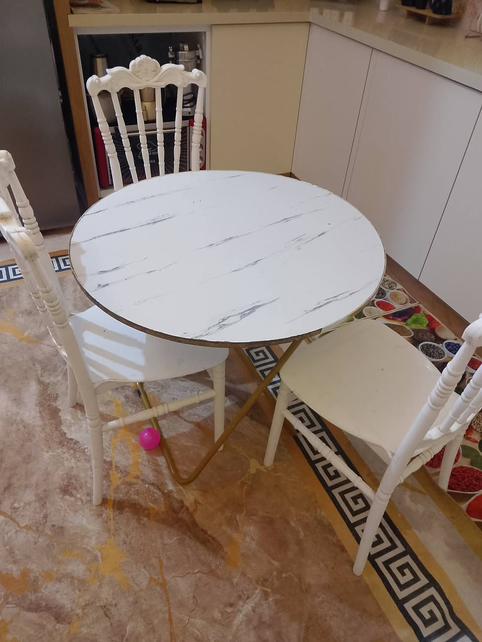 طاولة طعام مع اربع كراسي العاج القوي للبيع ماخذها ب125 اريدها ب65
وبيها مجال نضيفة كلش شط العرب
0772144570


**إذا كنت صاحب هذا الإعلان وتريد حذفه لأي سبب، رجاءا أرسل رسالة إلى الدعم الفني**