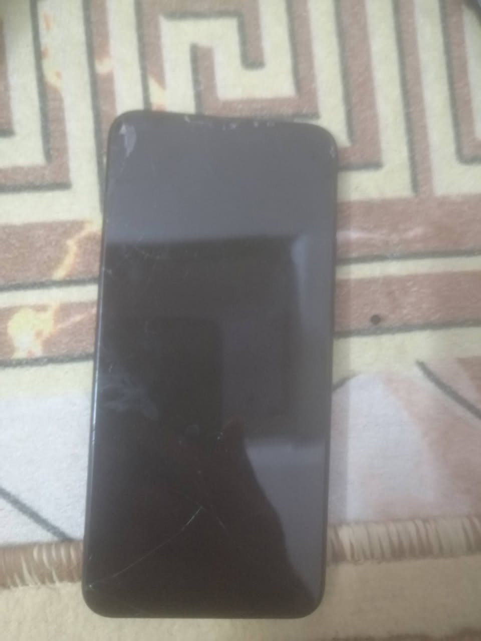 السلام عليكم هوايه هونر ٩ اس ذاكره 128 شحن تابسي كامره منبقه واكفه رايده شاشه لبيع الباب الأول سعره ب٣٠ وكذلك كلسي ٨ابلاص شاشه يردله شخن تابسي لبيع هم ب٣٠ مكاني بغداد لاستفسار ***********
